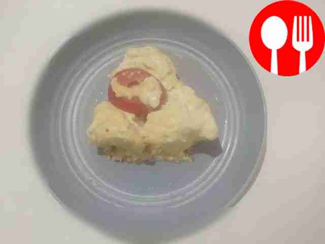 Запеканка из цветной капусты с сыром и помидорами