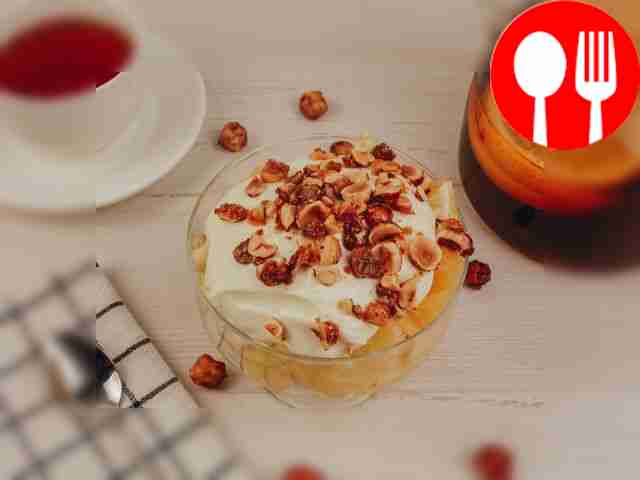 Фруктовый салат под сливочным кремом