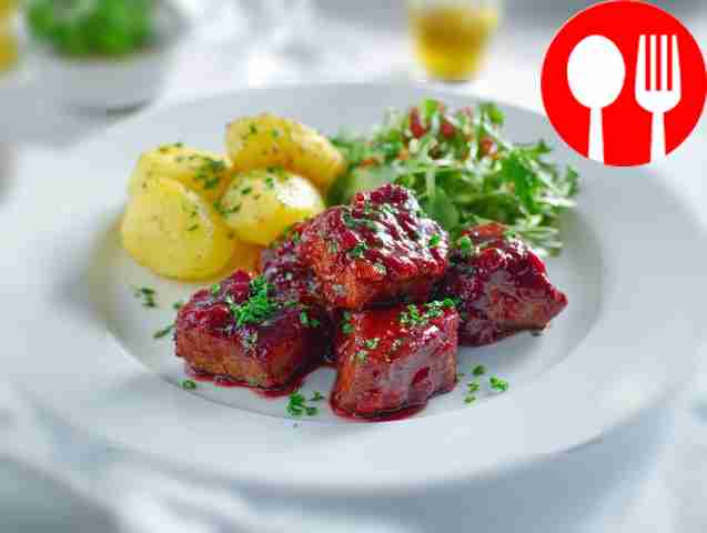 Свинина в соусе из варенья в мультиварке