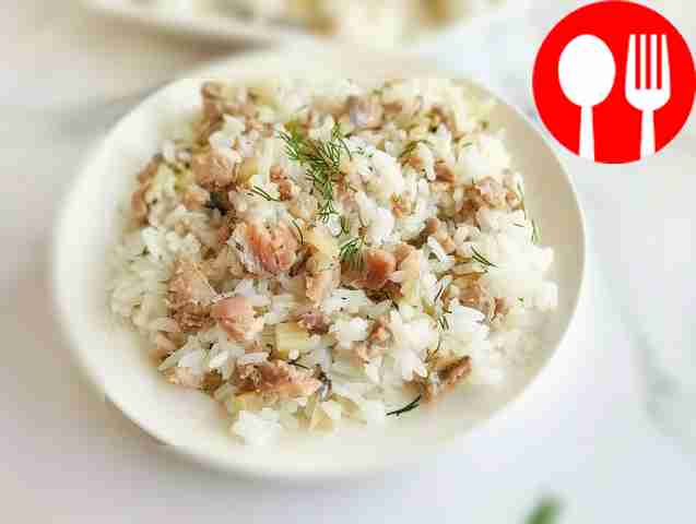 Быстрый рис с рыбными консервами