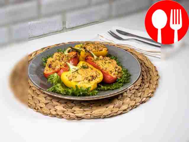 Перцы, фаршированные курицей и грибами