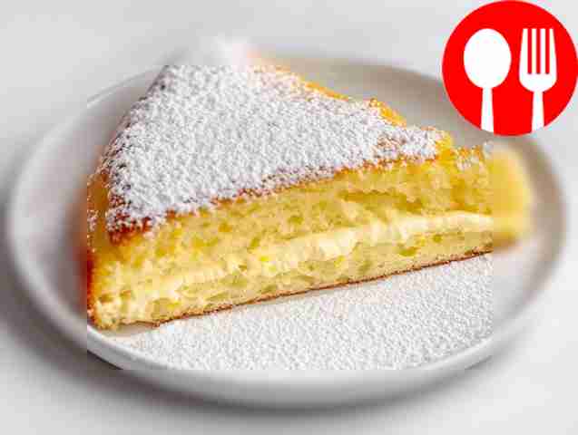 Легкий пирог на кефире с творожной начинкой