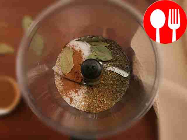 Поместите все сухие компоненты в блендер и...