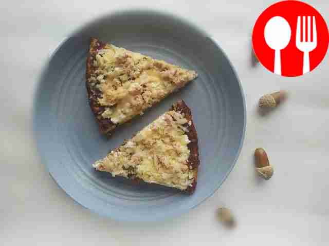 Быстрая хлебная пицца на сковороде с тунцом и творогом