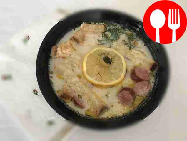 Классический сырный суп с колбасой