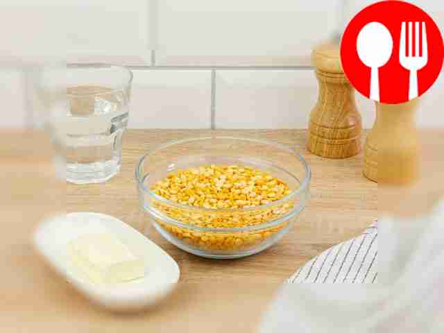 Подготовьте рабочую зону и все необходимые ингредиенты.