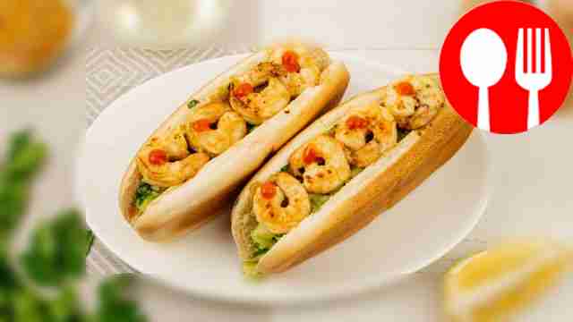 Хот-дог с горчичными креветками