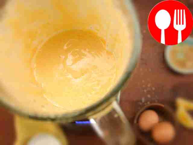 Поставьте готовый соус в холодильник на 20 минут.