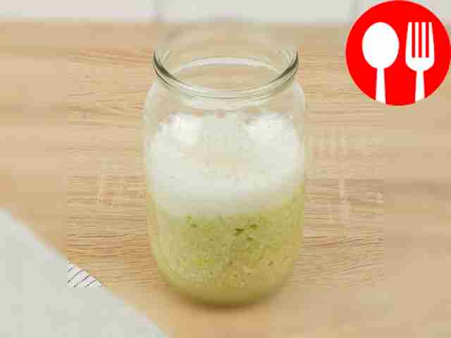 Переложите для удобства в банку и добавьте...