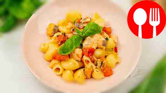 Семга с макаронами