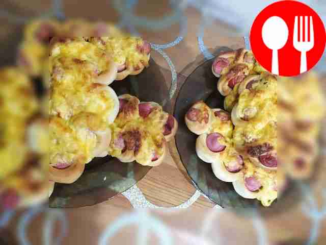 Сосиски в тесте под сырной корочкой