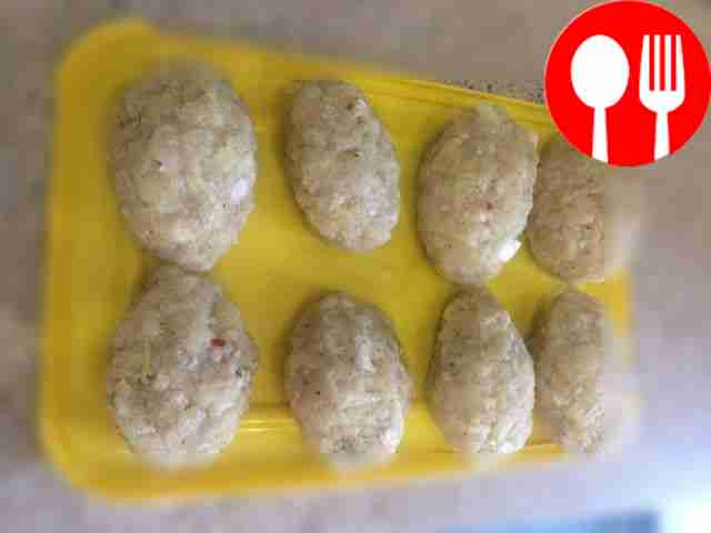 Котлеты из щуки с салом и чесноком