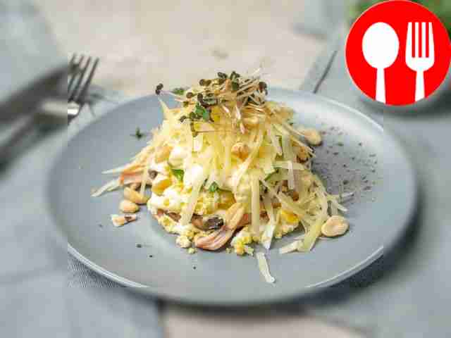 Салат «Ежик» с копченой курицей