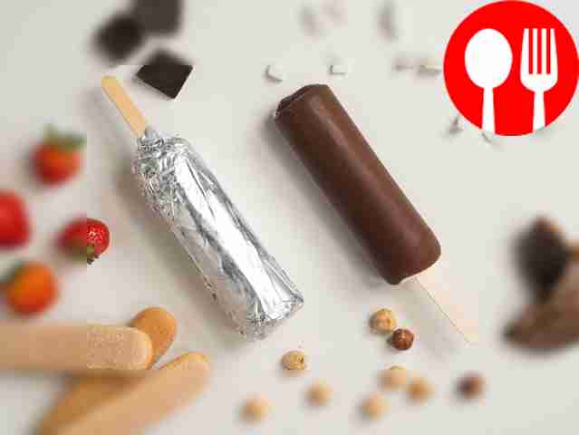 Оберните пломбир пергаментной бумагой,...