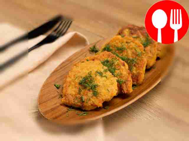 Котлеты из нута с морковью и сметаной