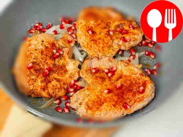 Готовьте отбивные до полной готовности. На...