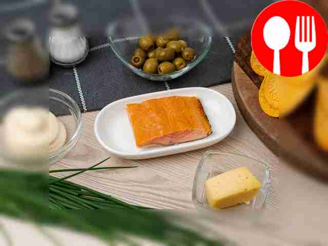 Подготовьте всё необходимое. Промойте лук и...