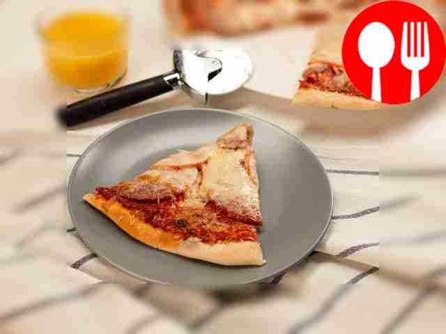 Пицца с салями и томатами