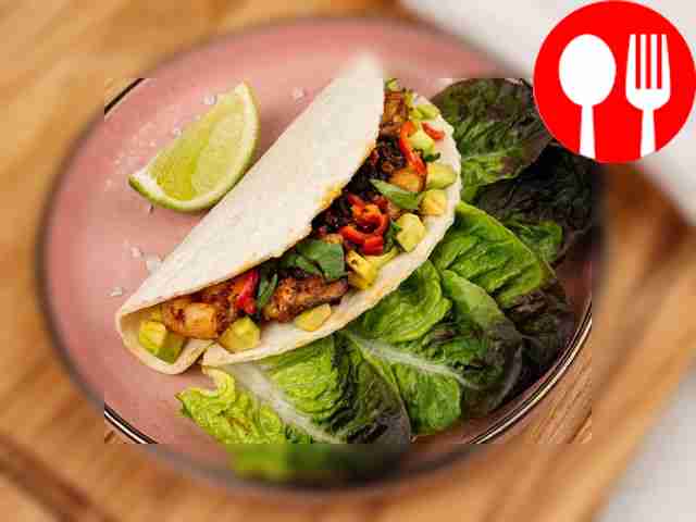 Тако с креветками и авокадо