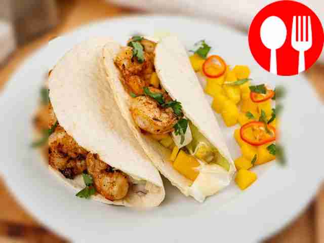 Разогрейте лепешки для тако в духовке 4–5...