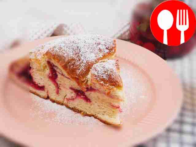 Пирог-улитка с малиной