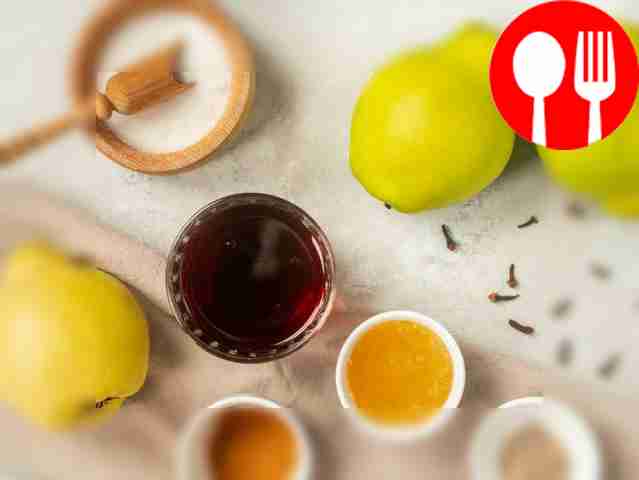 Хорошенько помойте айву, чтобы убрать пушок с...