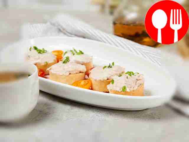 Тост с печенью трески