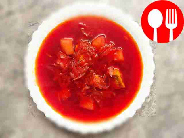 Сытный красный борщ