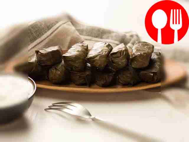 Долма в виноградных листьях с куриным фаршем: рецепт с видео