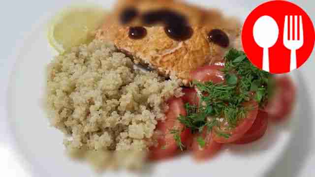 Пикантный лосось с киноа и медово-цитрусовым соусом