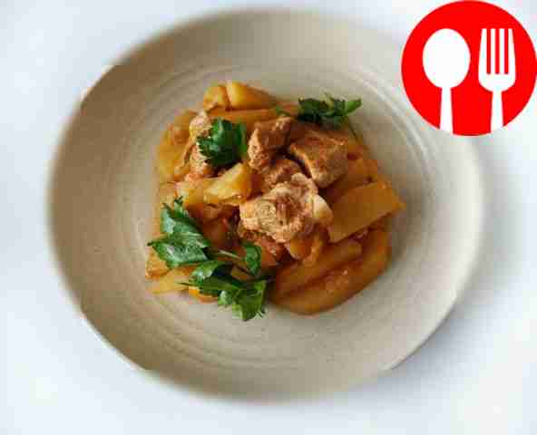 Сытное азу из свинины с картофелем