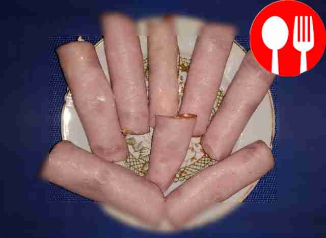 Аппетитные рулеты из ветчины с сыром и корейской морковью