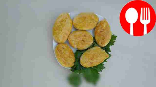 Домашние пирожки на молоке с куриной грудкой