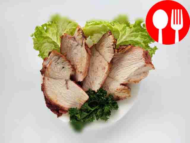 Ароматная и нежная куриная грудка в томатном соусе