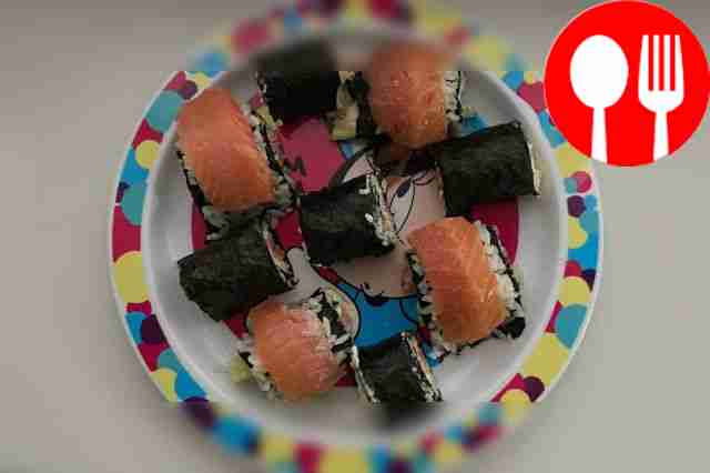 Вкусные суши с морепродуктами