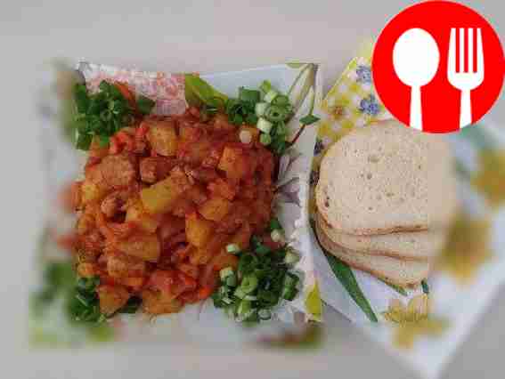 Азу с зеленым луком и картофелем