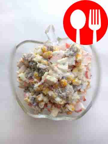 Крабовый салат с маринованными грибами