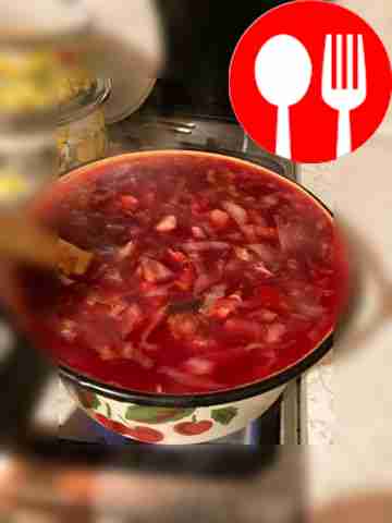 Борщ с курицей и овощной смесью