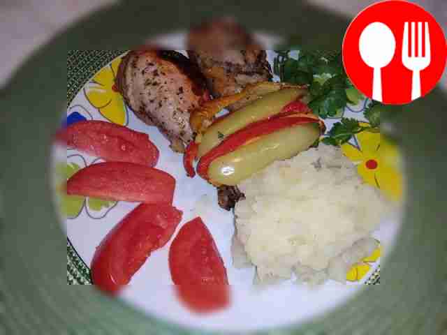 Подавайте мясо с овощами горячим, украсив...