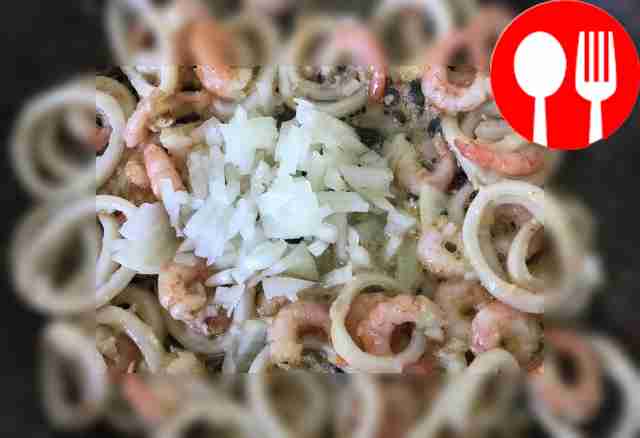 Добавьте лук и обжарьте их вместе примерно три...