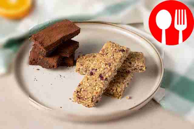 Батончик мюсли из овсянки, орехов и сухофруктов