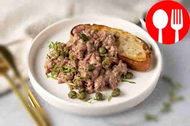 Тартар из говядины с соусом айоли