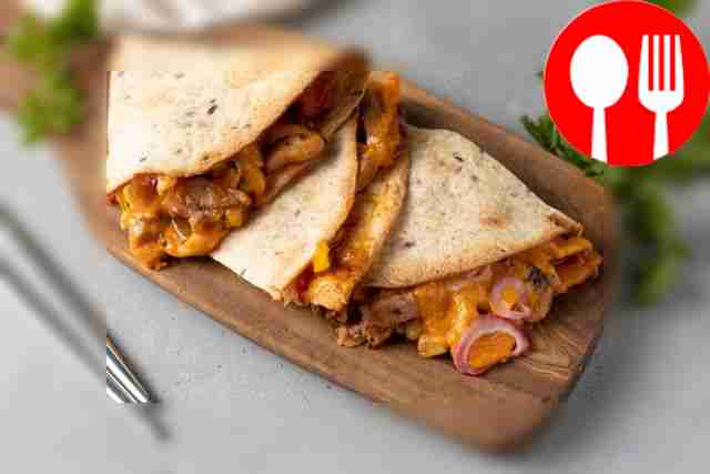 Фахитос с курицей, томатами и кукурузой