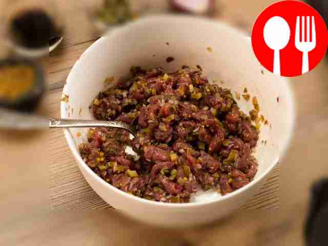 Влейте вустерширский соус, посолите и...