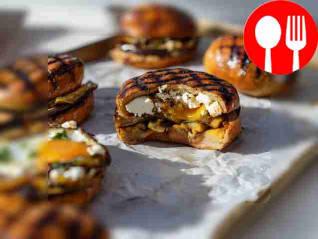 Хрустящие фаршированные булочки гриль