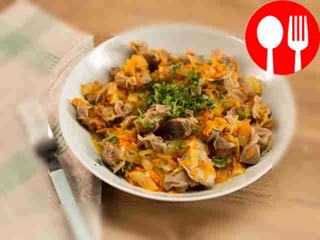 Куриные желудки на сковороде