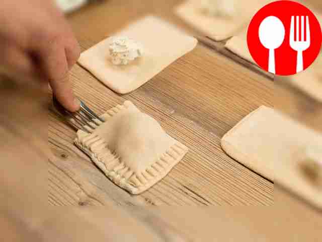 - Разрежьте тесто на квадраты одинакового...