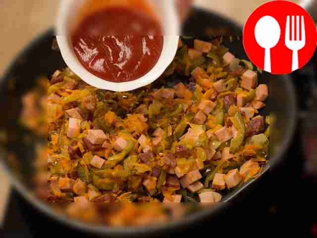 Разогрейте масло на сковороде и обжарьте...