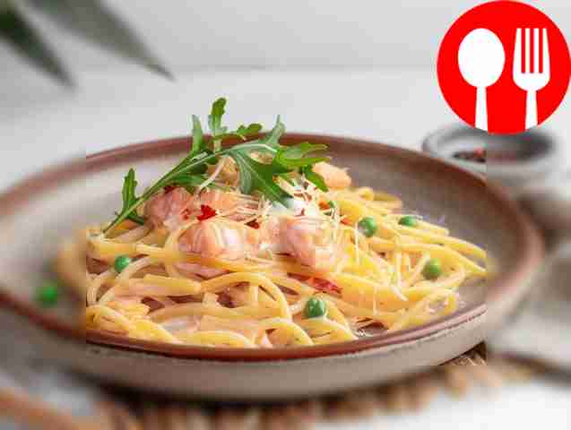 Сливочные спагетти с консервированной горбушей