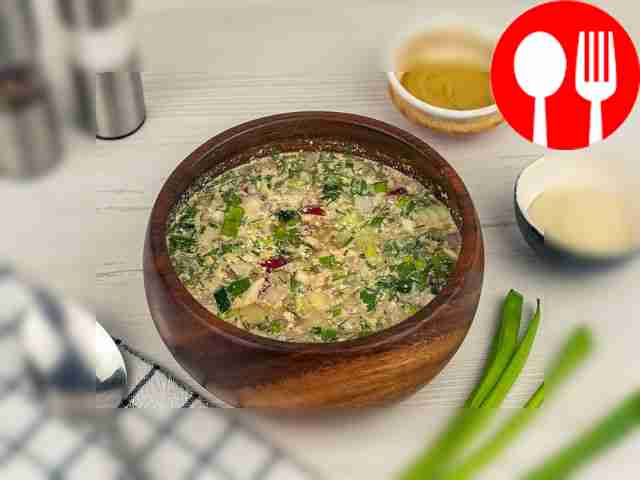 Подавайте окрошку хорошо охлаждённой. Квас и...